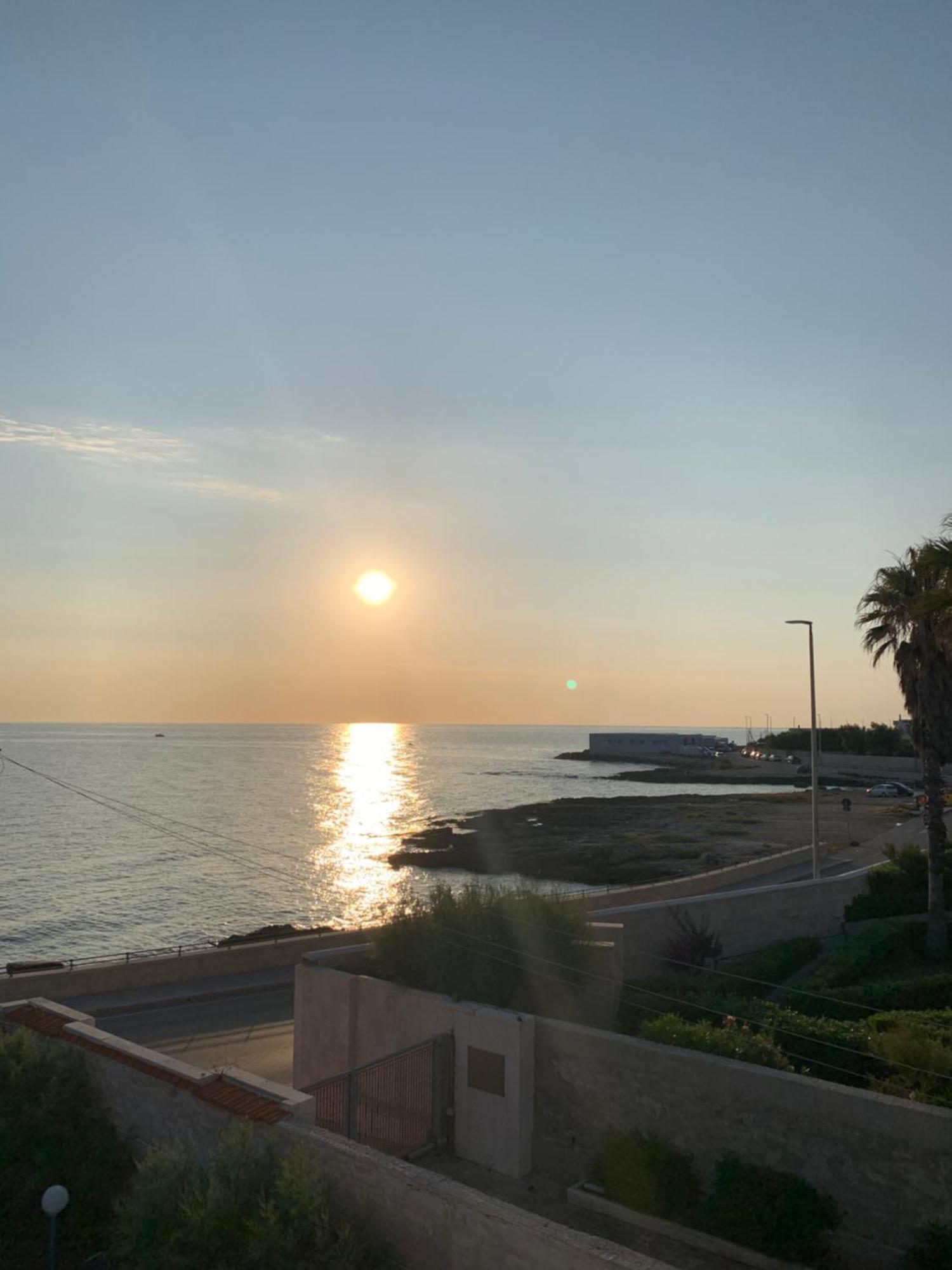 Nontiscordardime Apt Torre A Mare Exterior foto